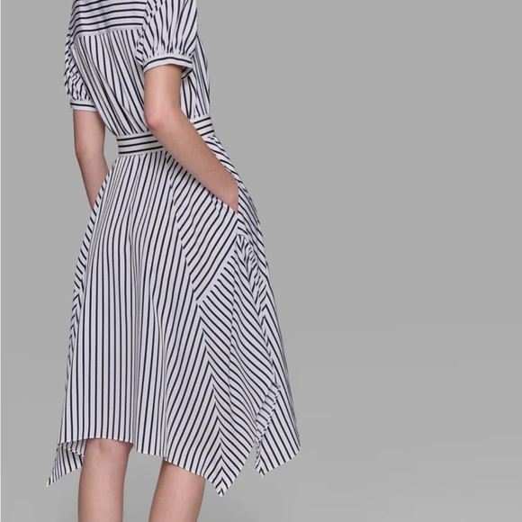 Karl Lagerfeld midi dress
Silver buttons
Never worn. Belt included. - Picture 2 of 7